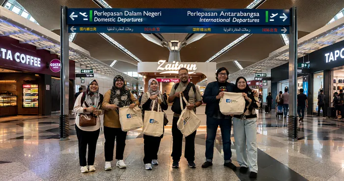 Pelanggan Dina Travel